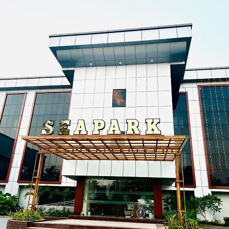 Hotel Seapark Kollam Extérieur photo