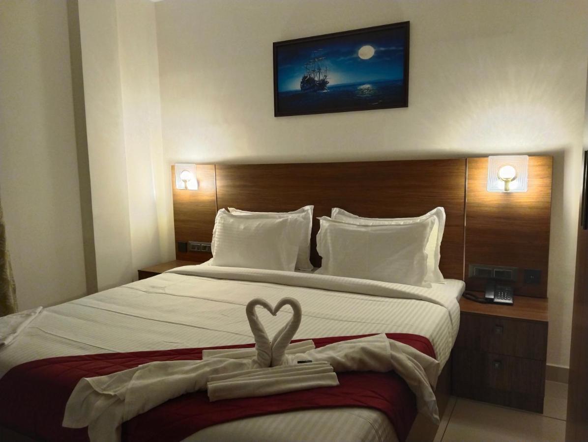 Hotel Seapark Kollam Extérieur photo