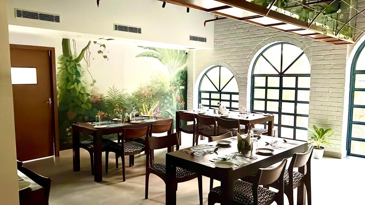 Hotel Seapark Kollam Extérieur photo