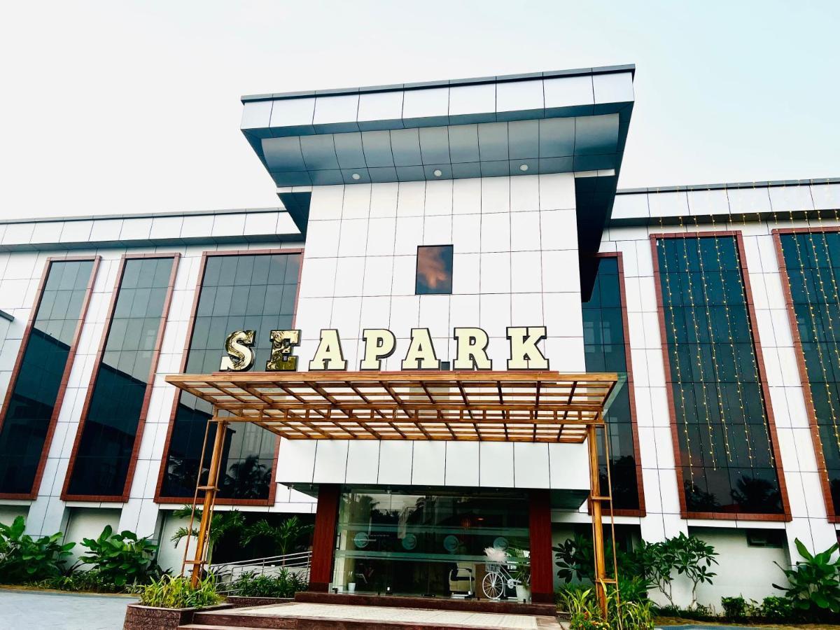 Hotel Seapark Kollam Extérieur photo