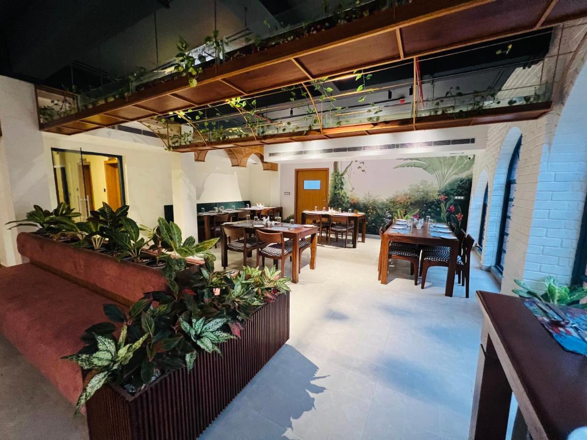 Hotel Seapark Kollam Extérieur photo