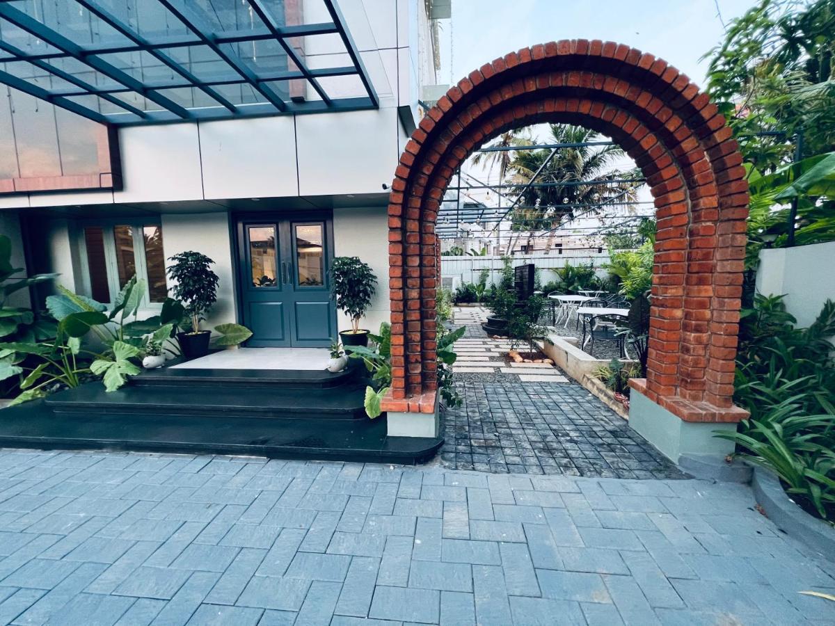 Hotel Seapark Kollam Extérieur photo