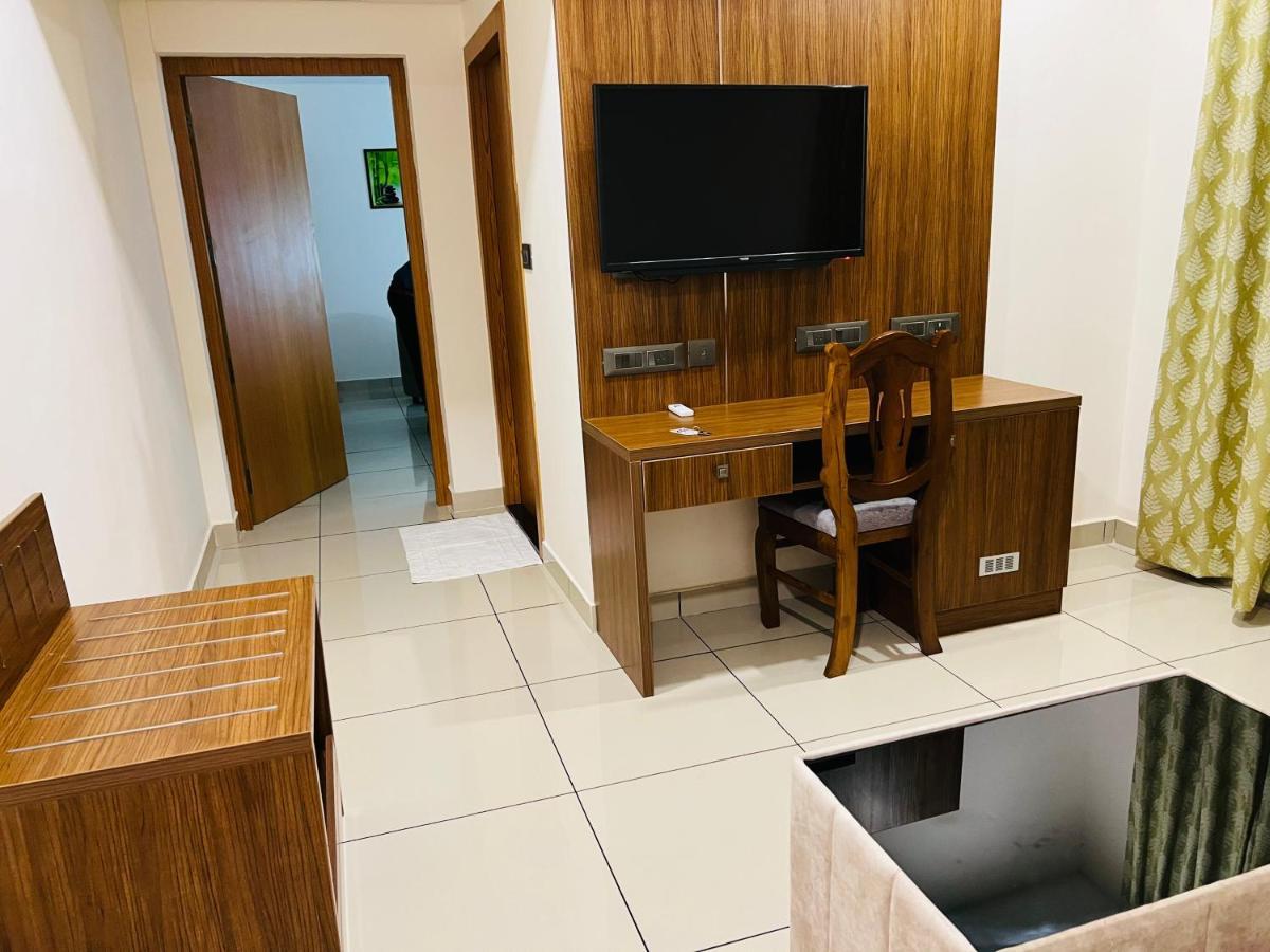 Hotel Seapark Kollam Extérieur photo