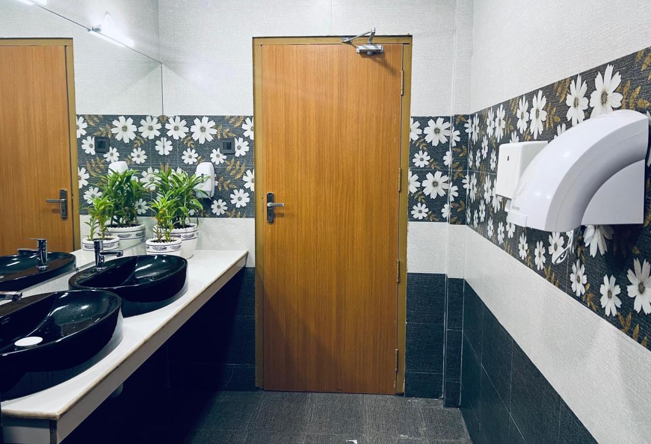 Hotel Seapark Kollam Extérieur photo